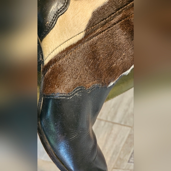 Vintage Cowhide Leather Western Boots. Black/brown/cream. Size 10 - Picture 11 of 16